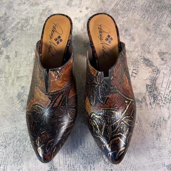 Patricia Nash Ruffina Mule Pumps, Chocolate - Gold tone colors - Picture 4 of 12